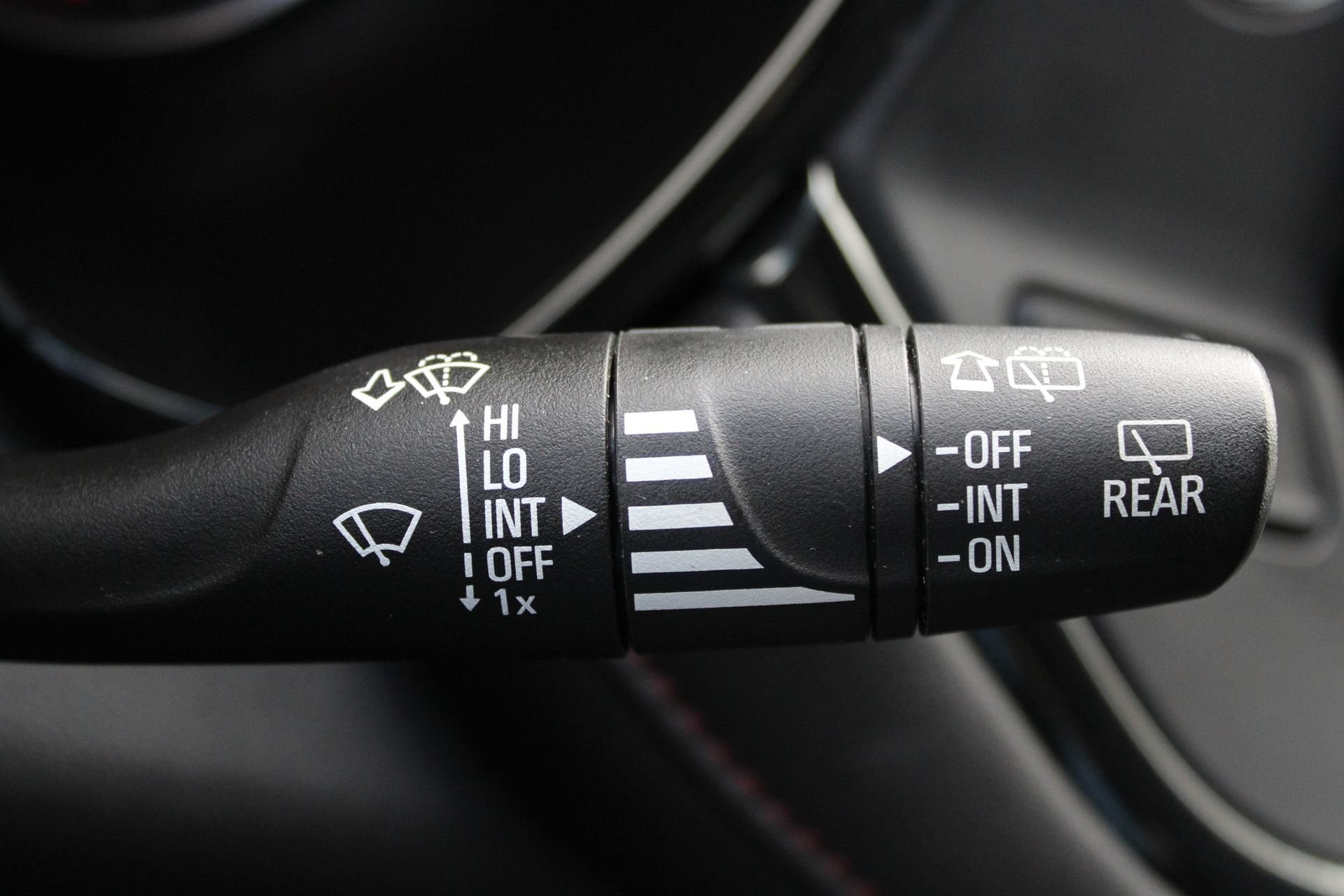 Used 2020 Chevrolet Blazer RS FWD image 33