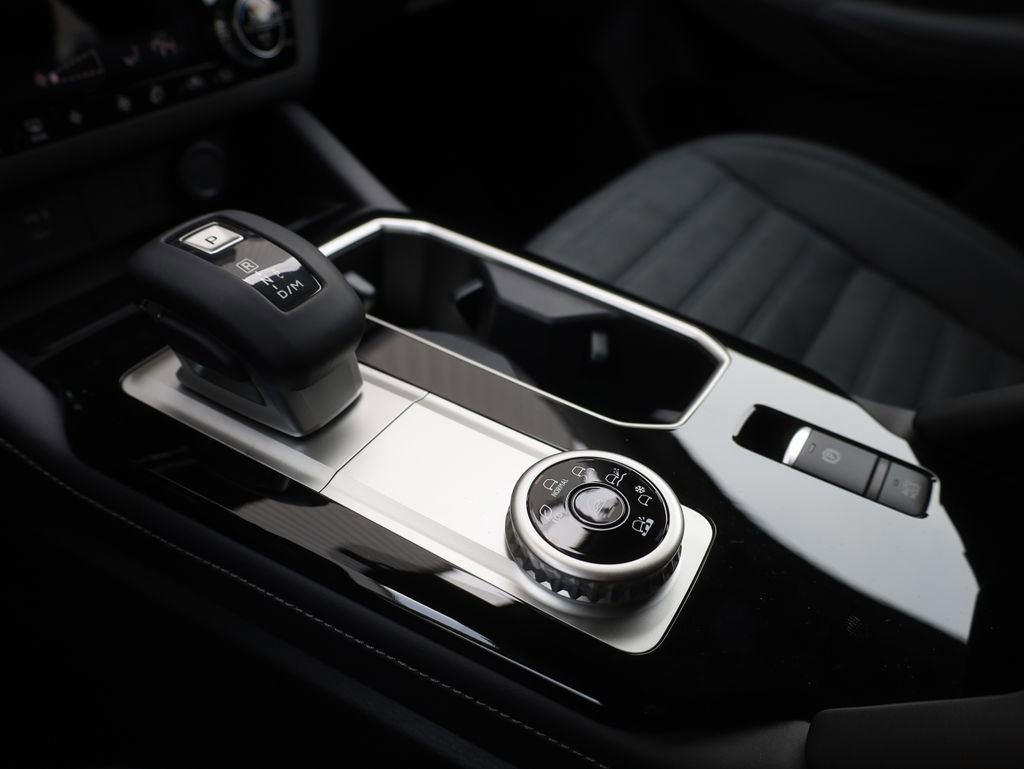 New 2025 Mitsubishi Outlander SE image 42