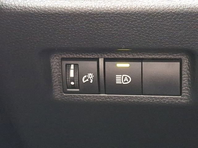 Used 2025 Toyota RAV4 XLE image 24