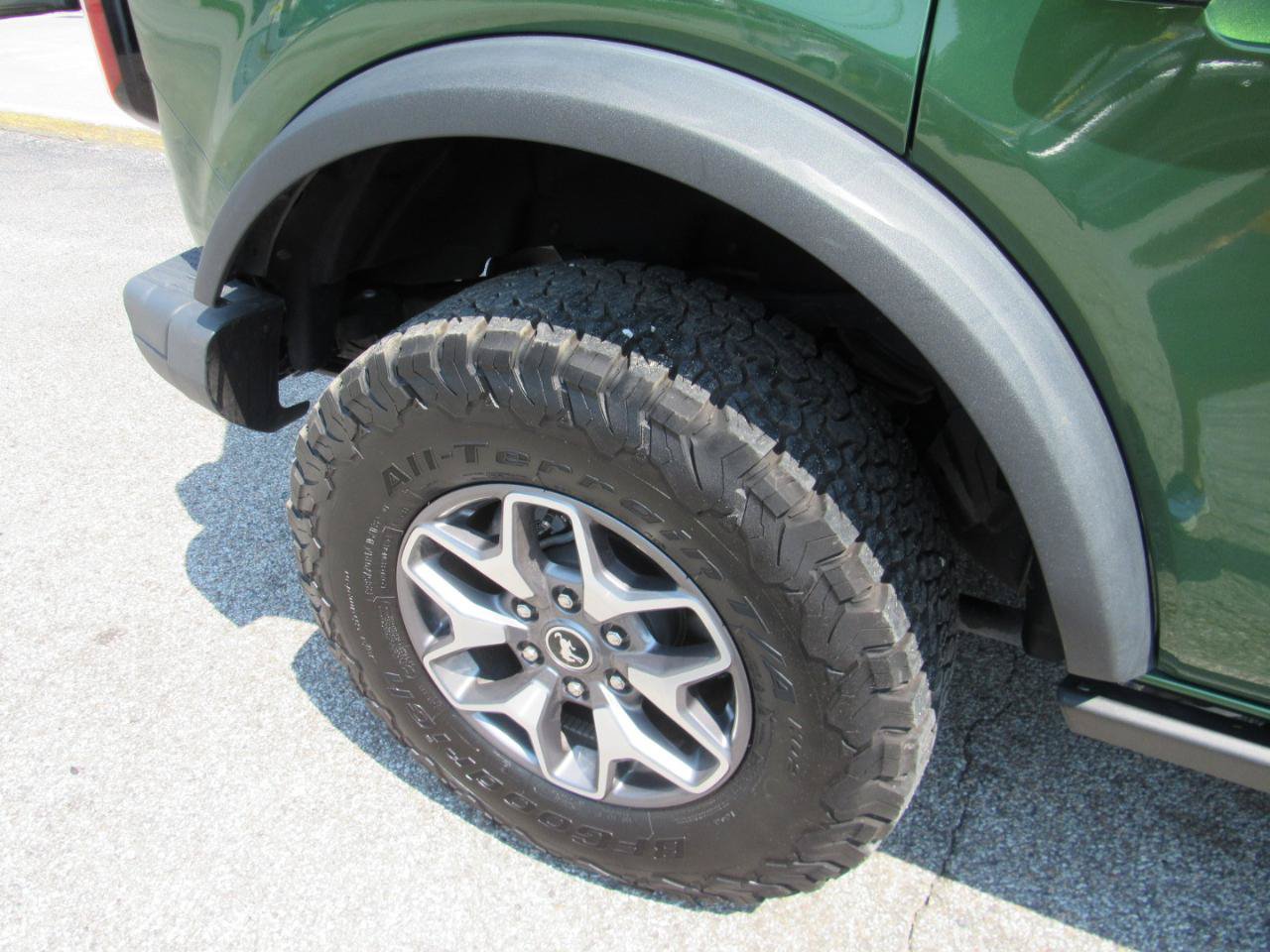 Used 2025 Ford Bronco Badlands AWD/4WD image 4