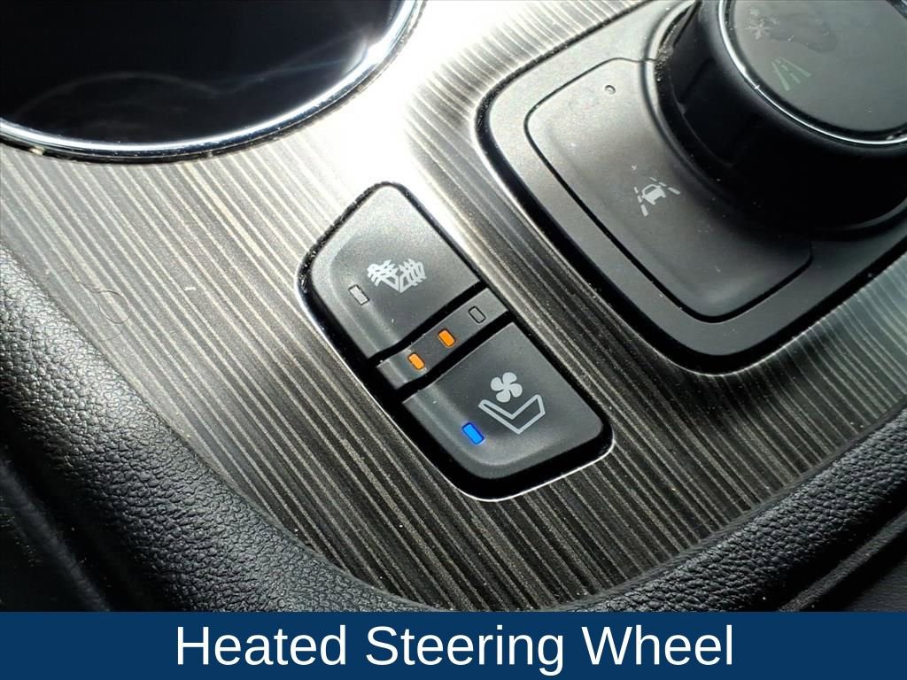 Used 2023 GMC Acadia SLT w/ Elevation Edition image 11