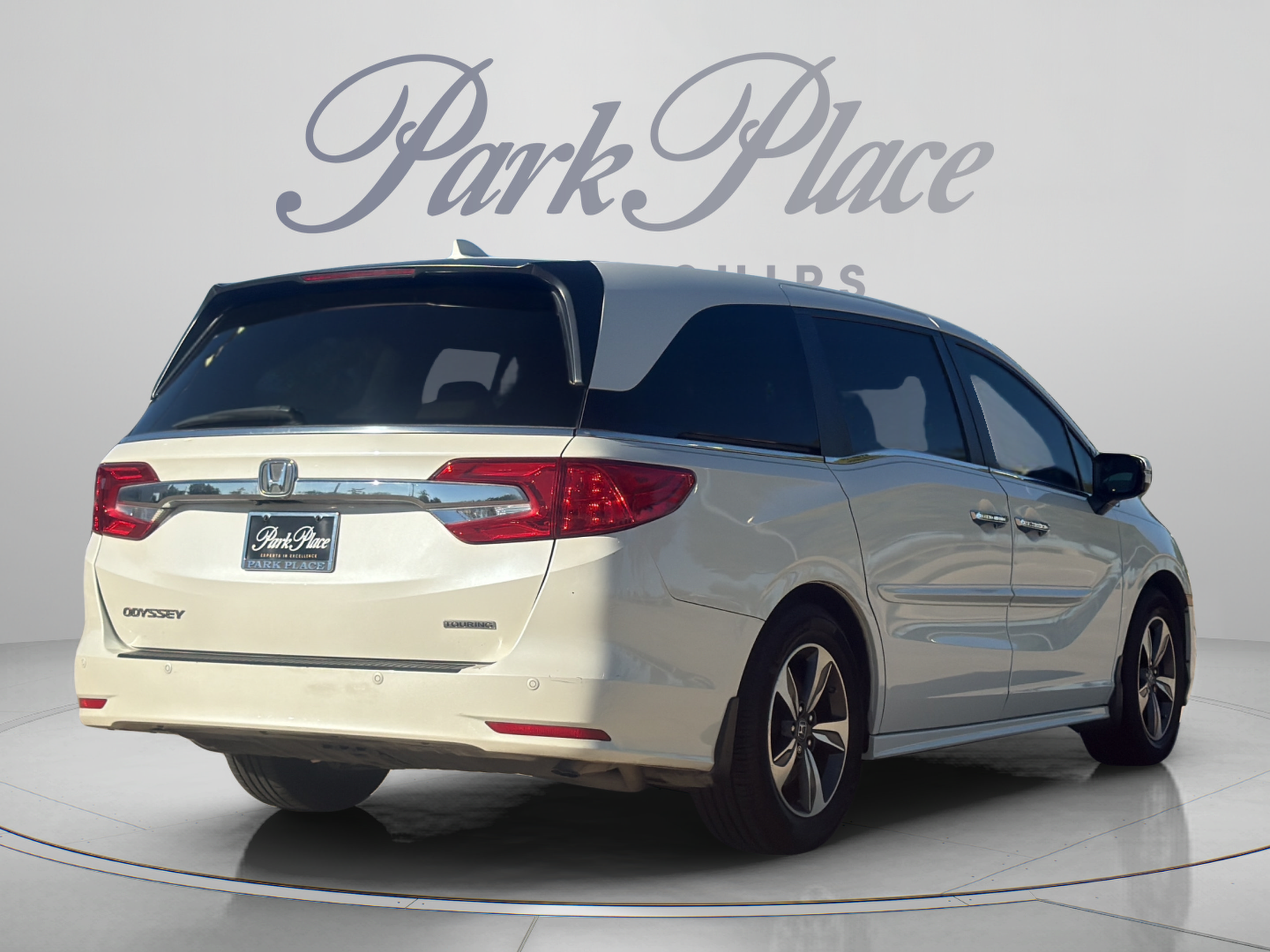 Used 2018 Honda Odyssey Touring image 5