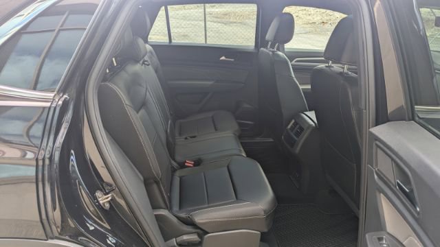 Used 2022 Volkswagen Atlas Cross Sport SEL R-Line image 22