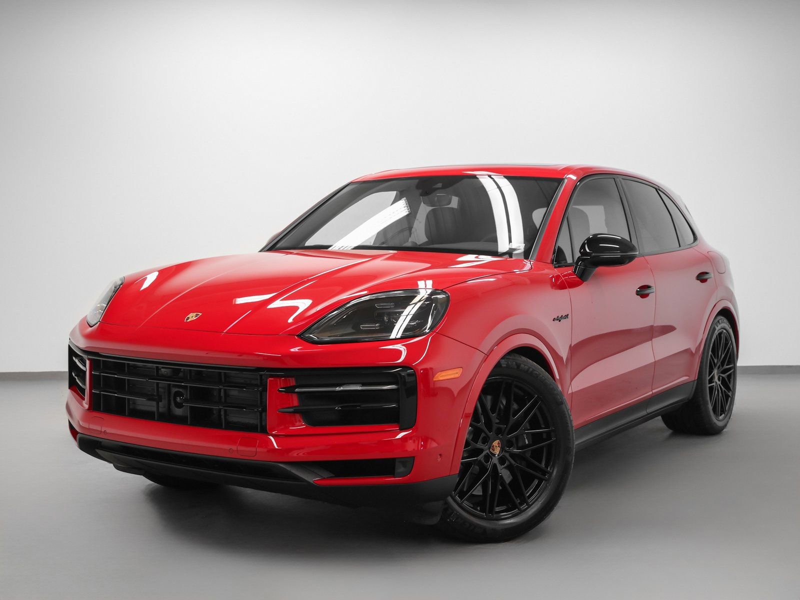Certified 2025 Porsche Cayenne E-Hybrid image 1