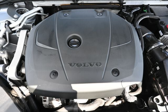 Used 2020 Volvo V60 T5 Cross Country AWD/4WD image 17