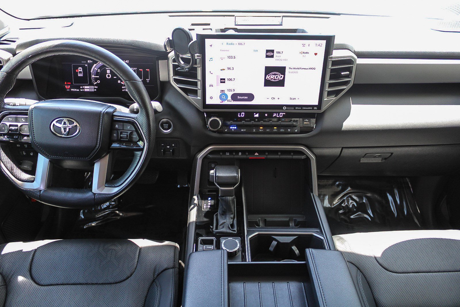 Used 2024 Toyota Tundra Limited AWD/4WD image 14