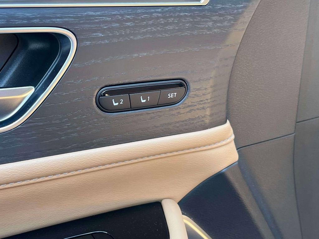Used 2025 INFINITI QX80 Sensory AWD/4WD image 27