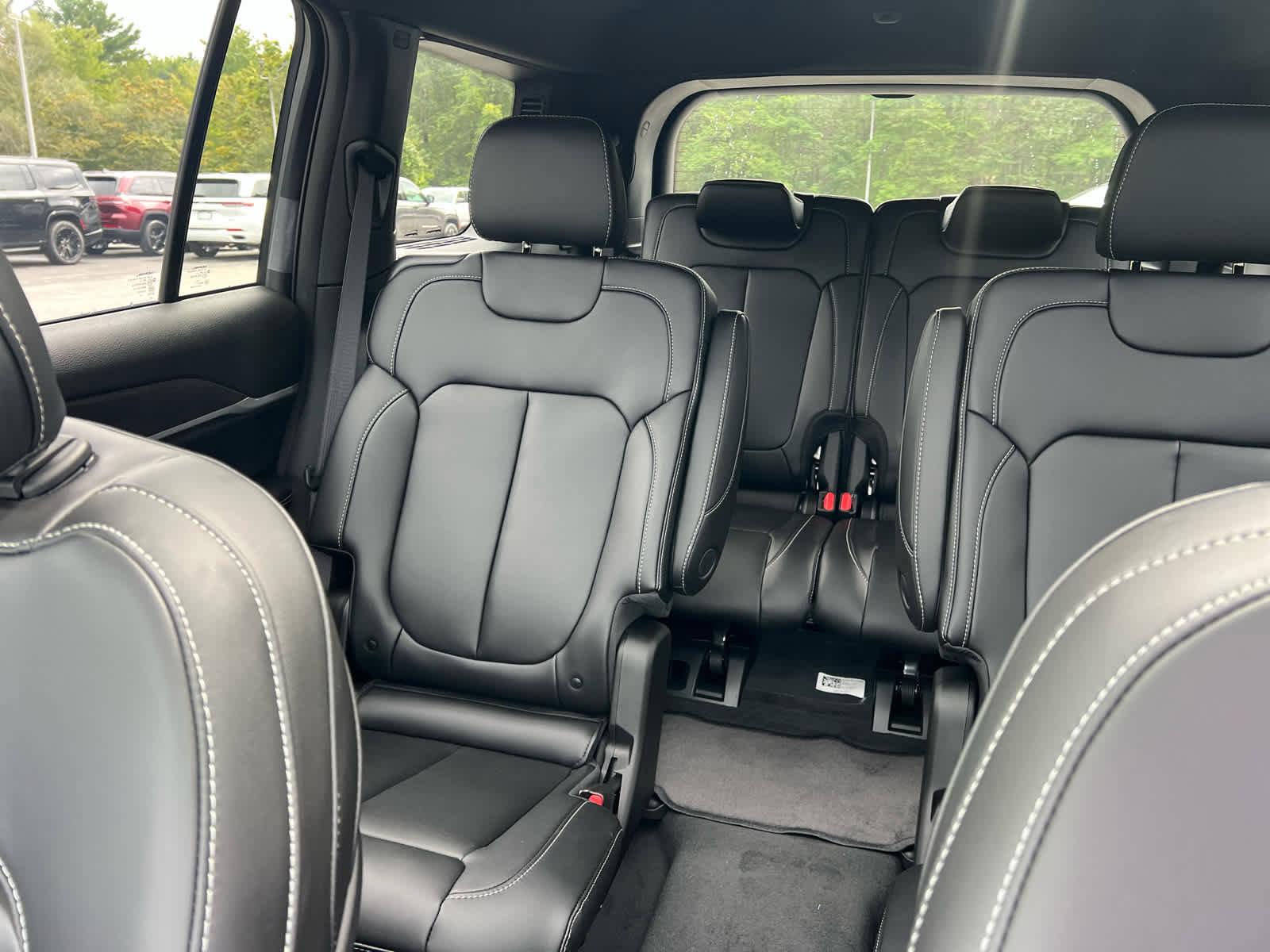 New 2025 Jeep Grand Cherokee L Limited w/ Trailer Tow Package image 12