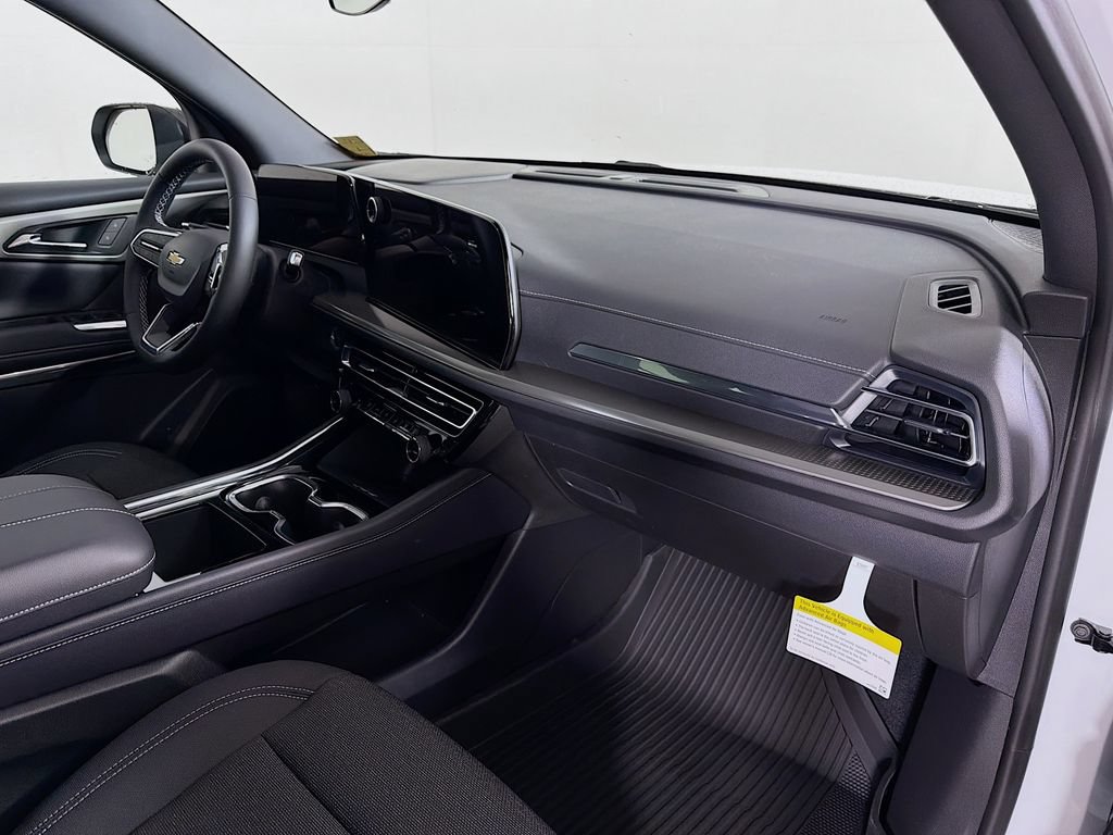 New 2026 Chevrolet Traverse LT w/ LPO, Floor Liner Package AWD/4WD image 25