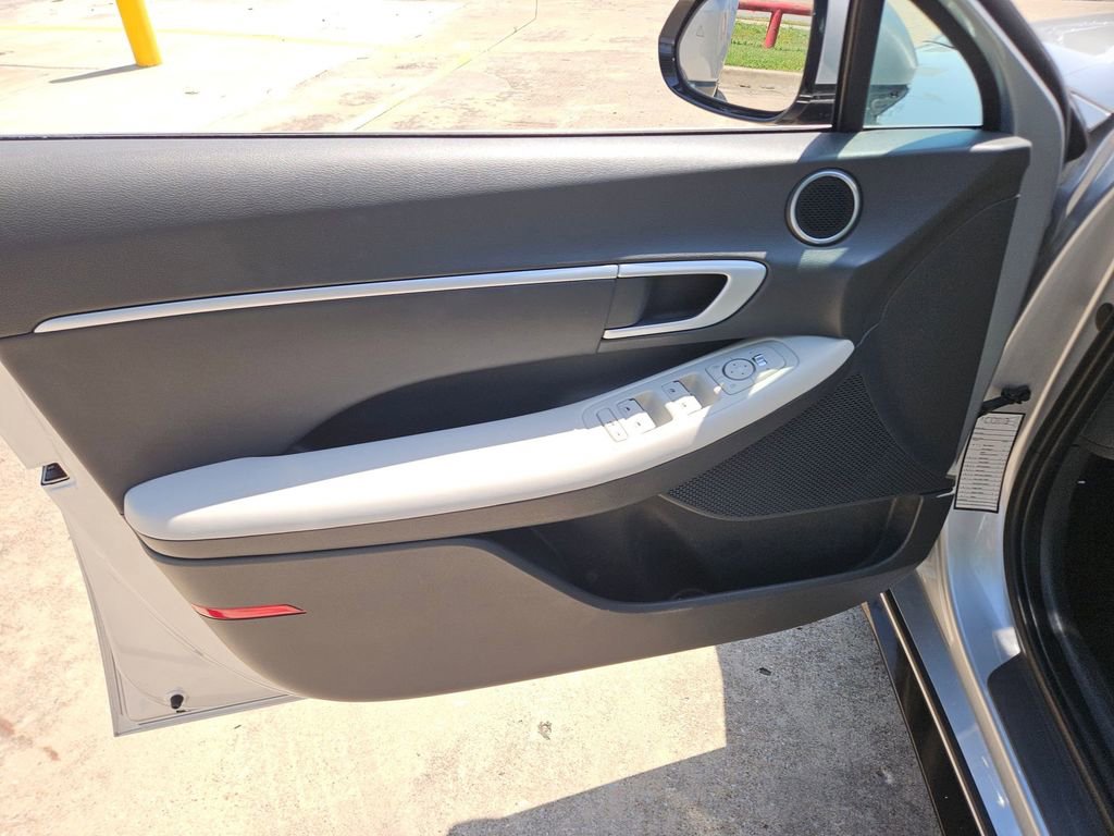 Used 2025 Hyundai Sonata SEL FWD image 14