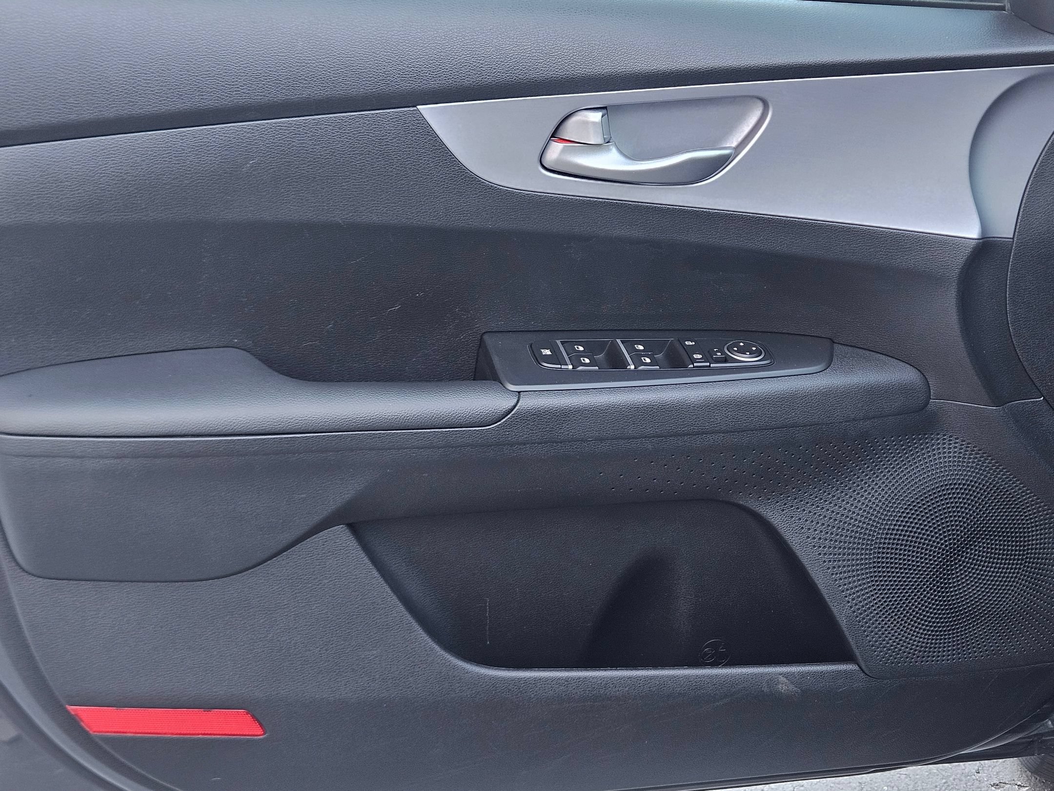 Used 2024 Kia Forte LXS FWD image 17