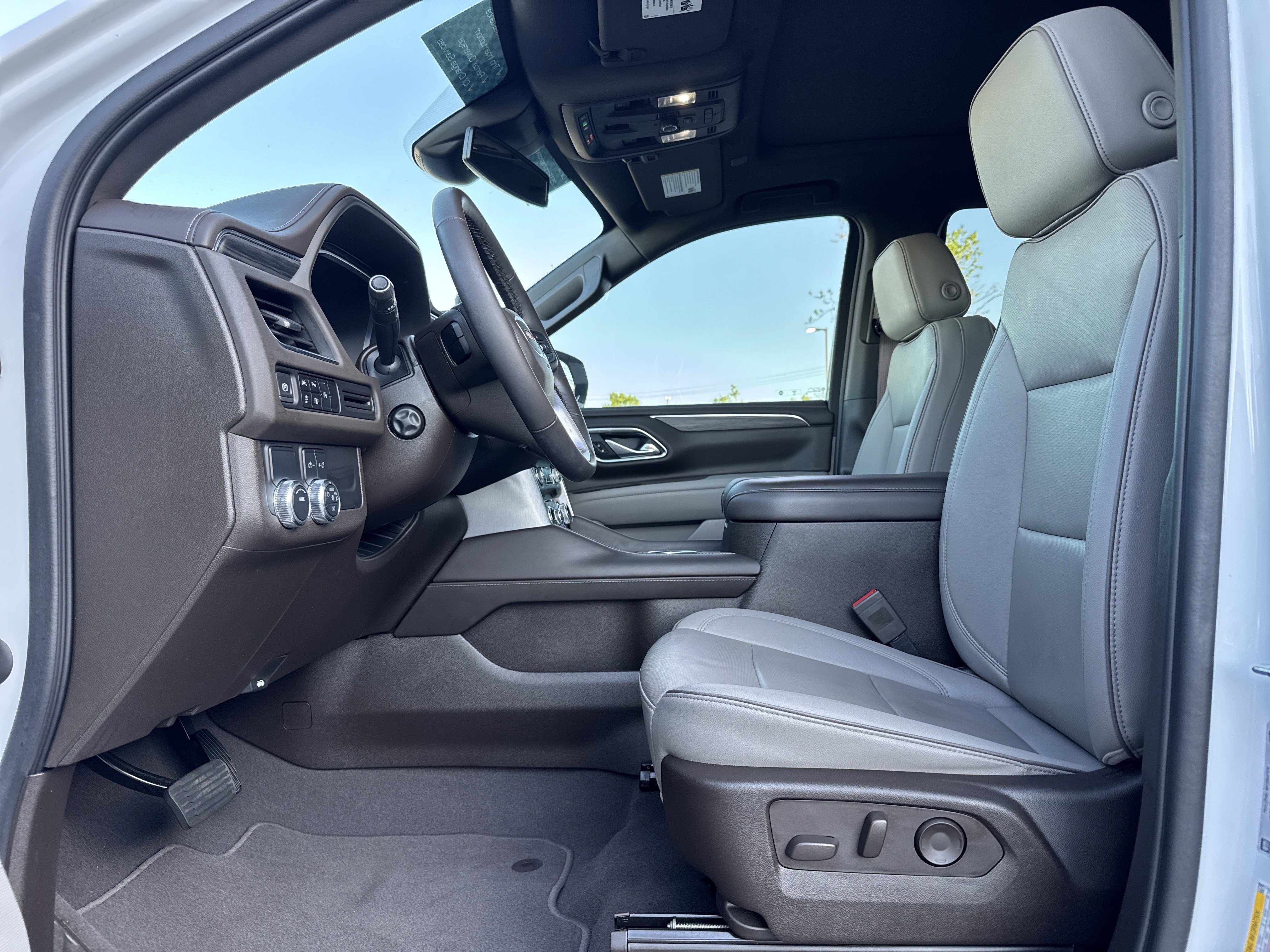 Used 2023 GMC Yukon SLT w/ SLT Premium Package RWD image 16