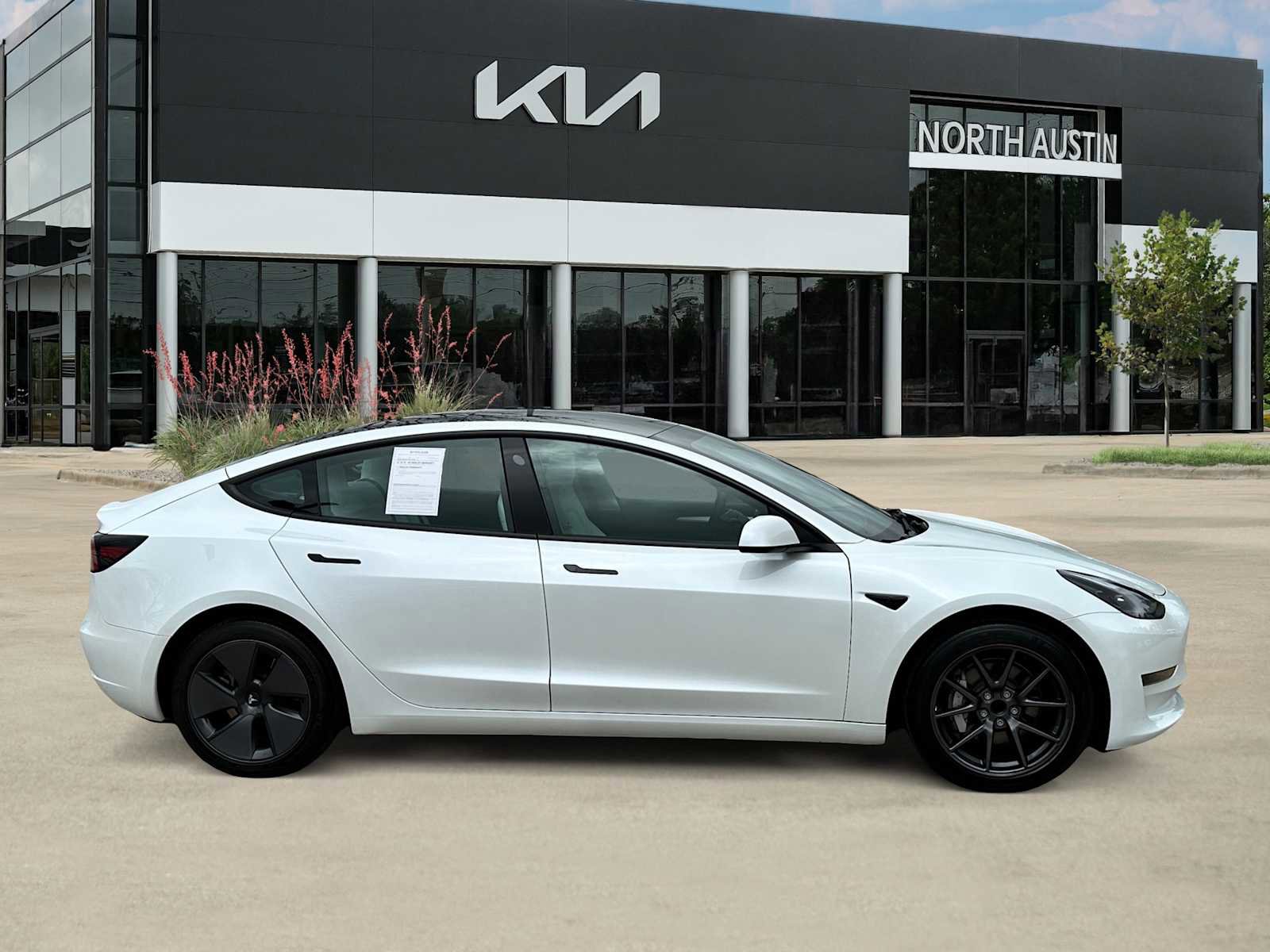 Used 2023 Tesla Model 3 Standard Range image 7