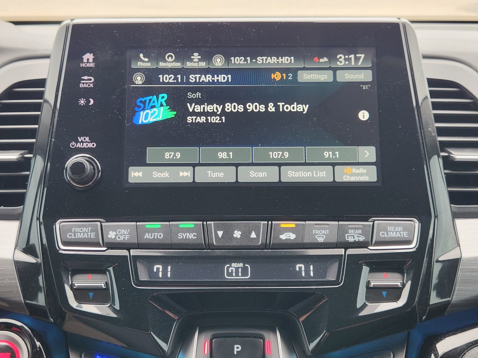 Used 2023 Honda Odyssey Elite image 19