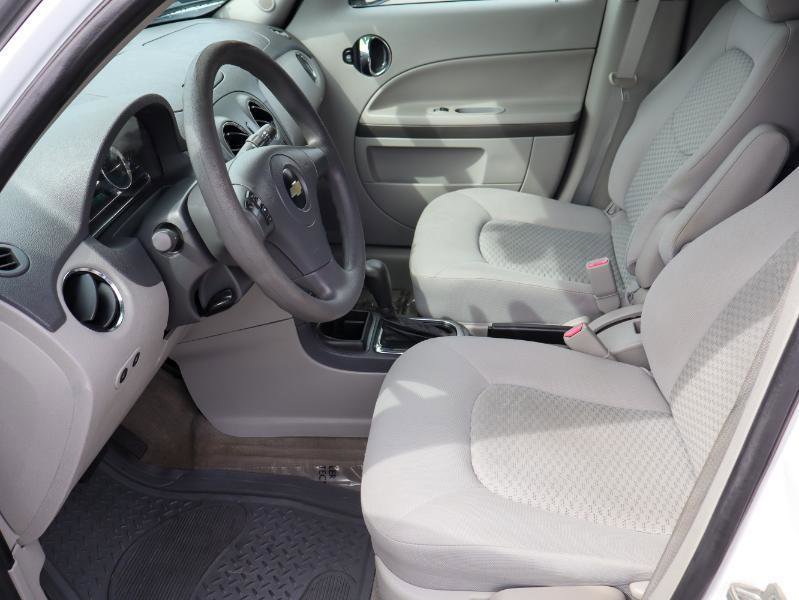Used 2010 Chevrolet HHR LS FWD image 9