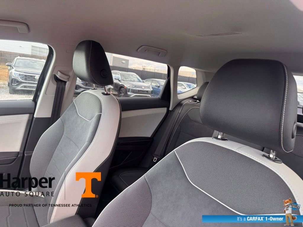 Used 2025 Volkswagen Taos SE image 11