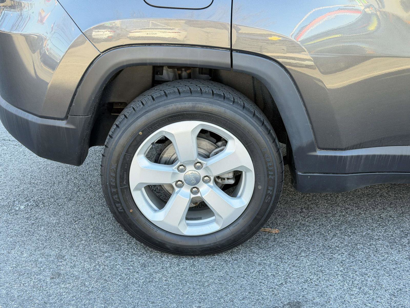 Used 2018 Jeep Compass Latitude w/ Popular Equipment Group image 9