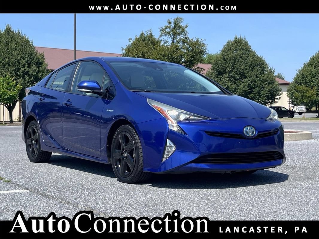 Used 2016 Toyota Prius Three Touring FWD image 1