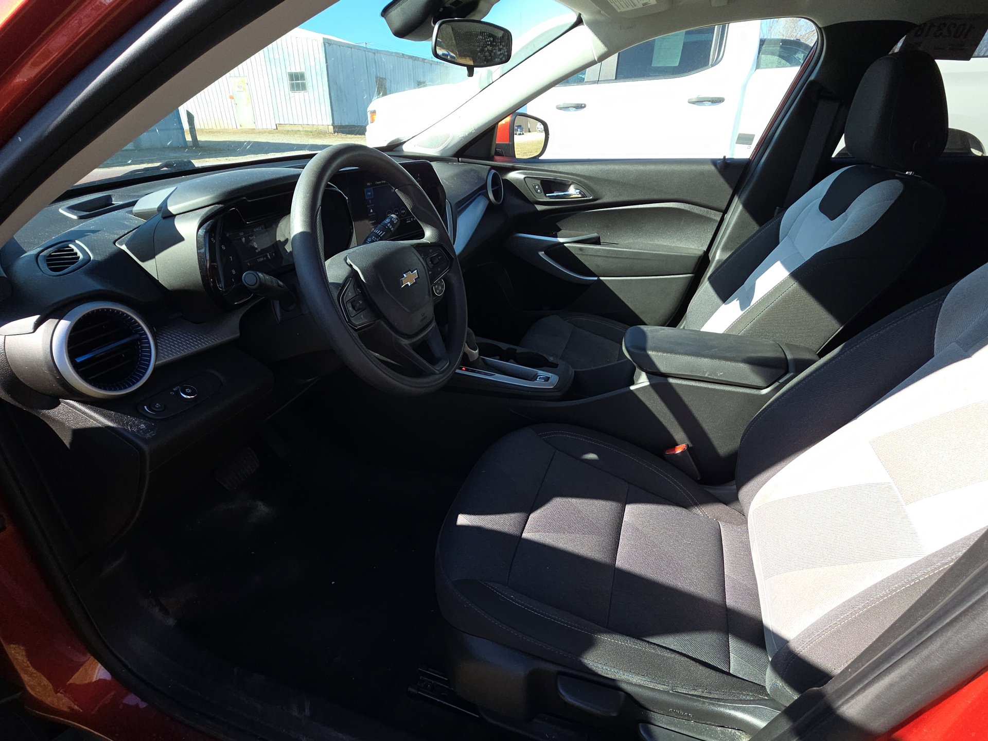 Used 2024 Chevrolet Trax LS w/ LS Convenience Package image 10