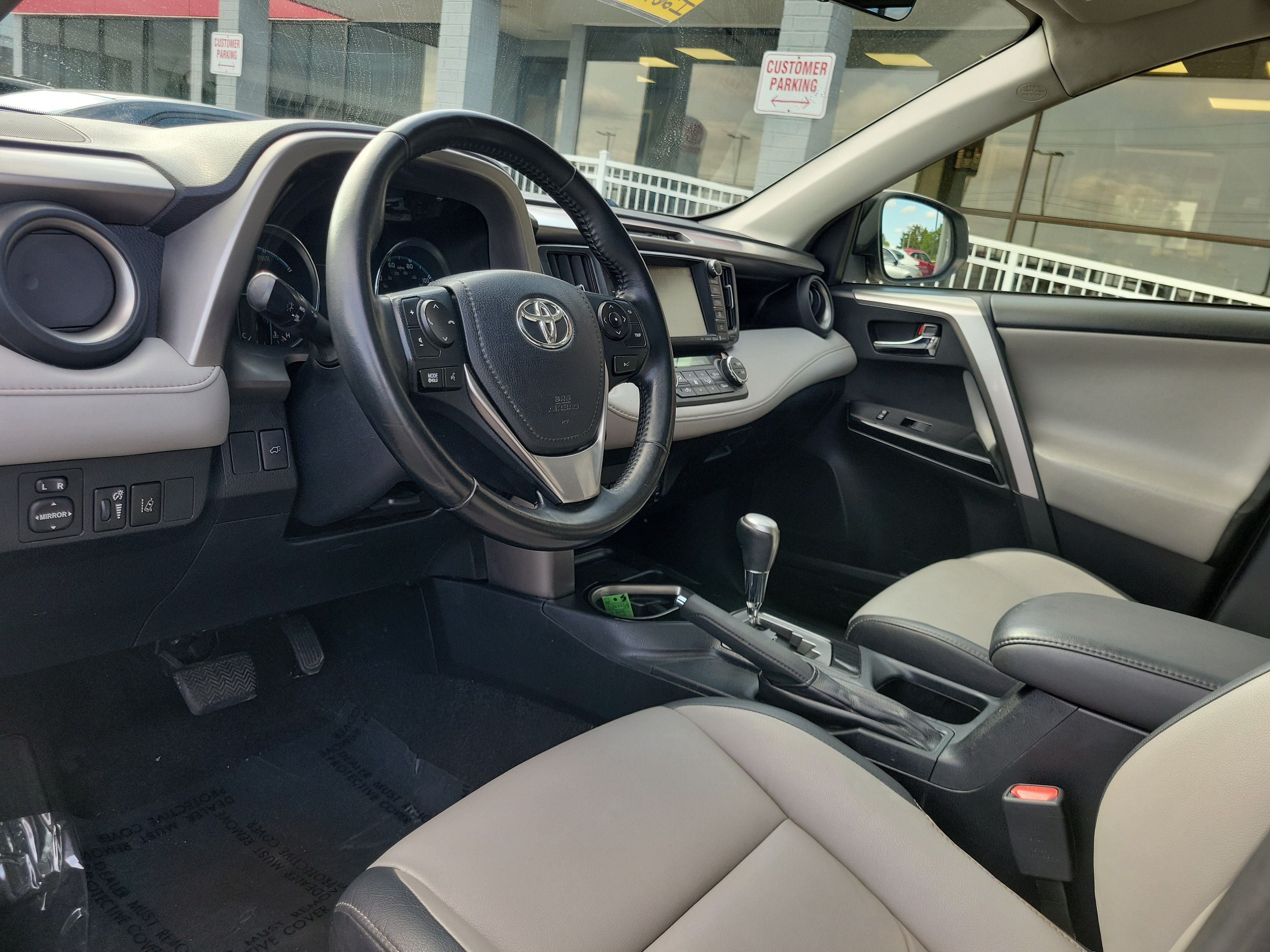 Used 2018 Toyota RAV4 Limited w/ Advanced Technology Package AWD/4WD image 19