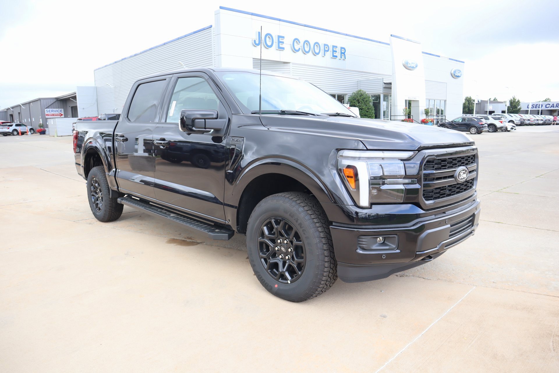 New 2025 Ford F150 Lariat w/ FX4 Off-Road Package