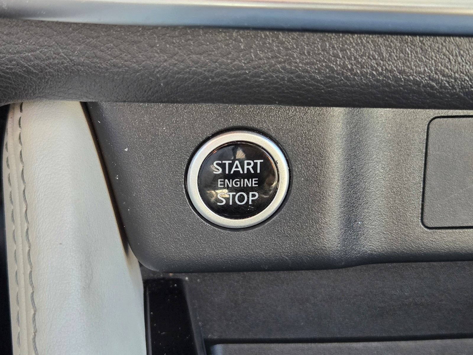 Used 2023 Nissan Rogue SL w/ SL Premium Package AWD/4WD image 27