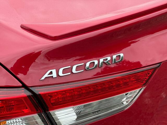 Used 2018 Honda Accord Sport image 33