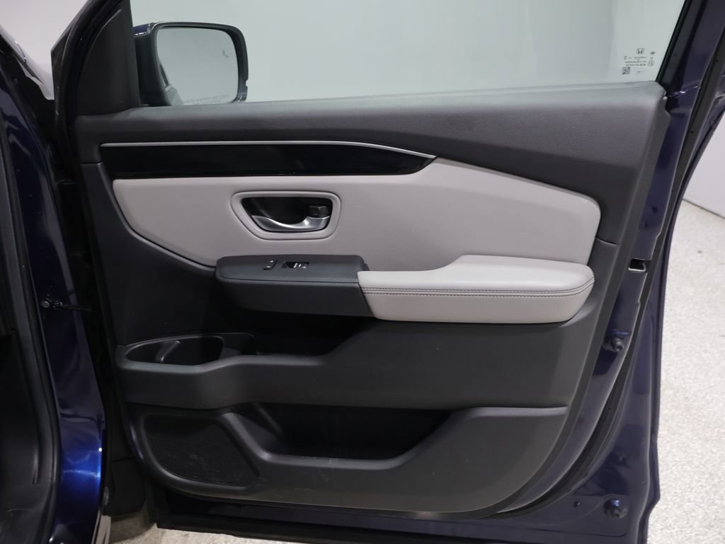 Used 2025 Honda Pilot Touring image 24