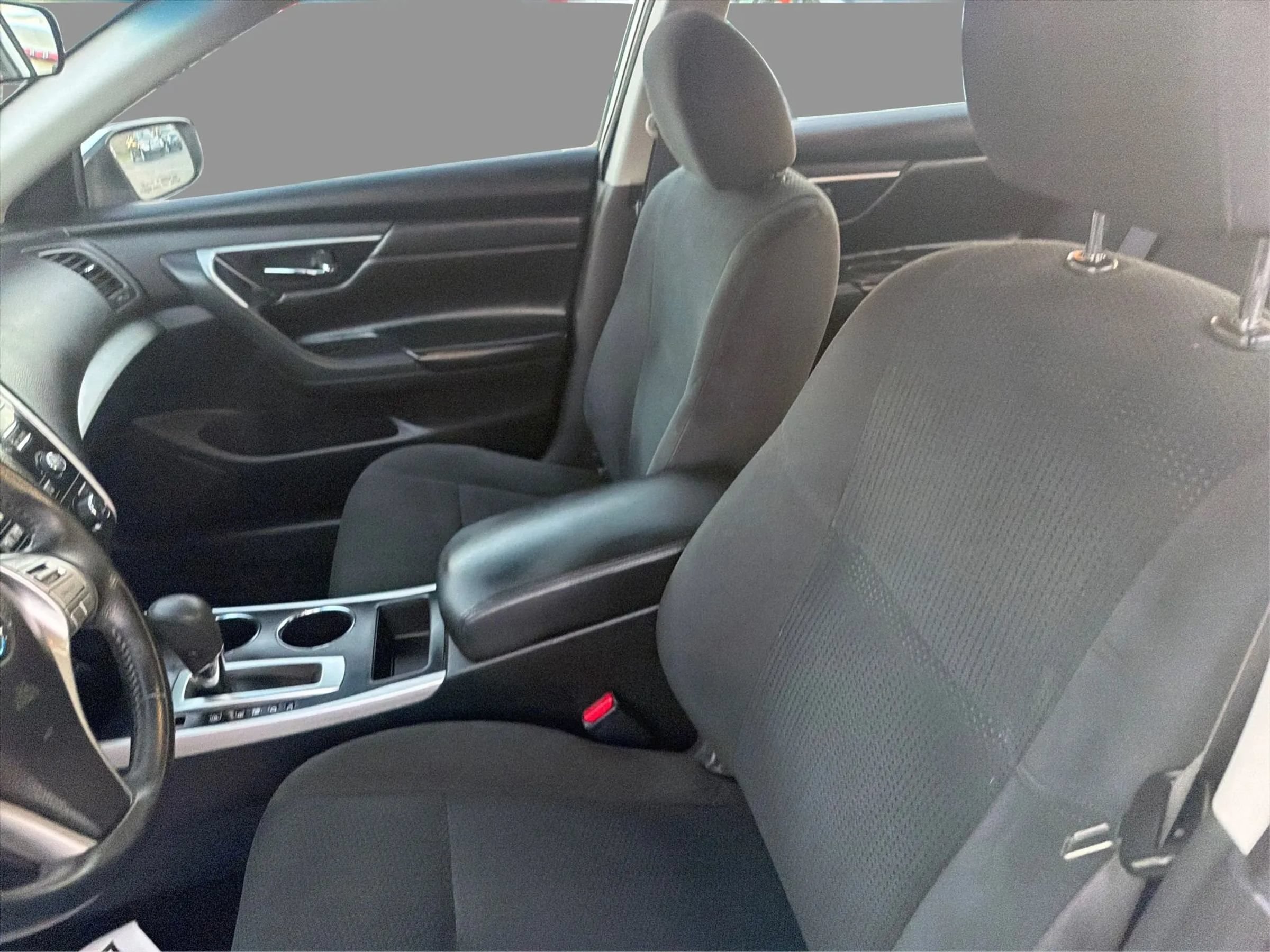 Used 2015 Nissan Altima 2.5 SV FWD image 10