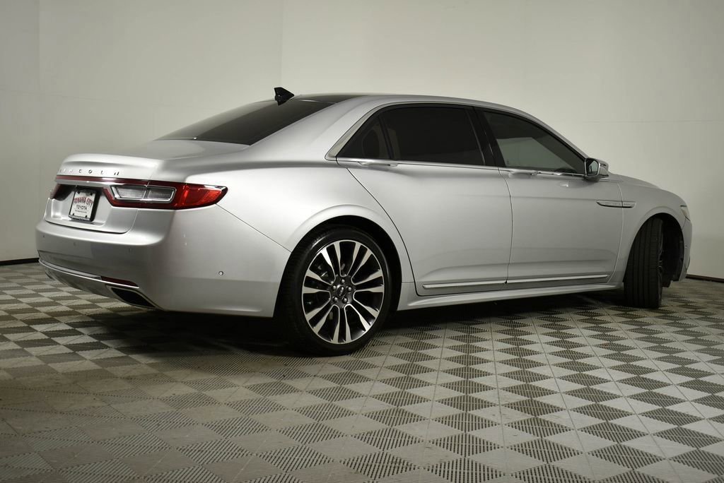 Used 2018 Lincoln Continental Reserve FWD image 4