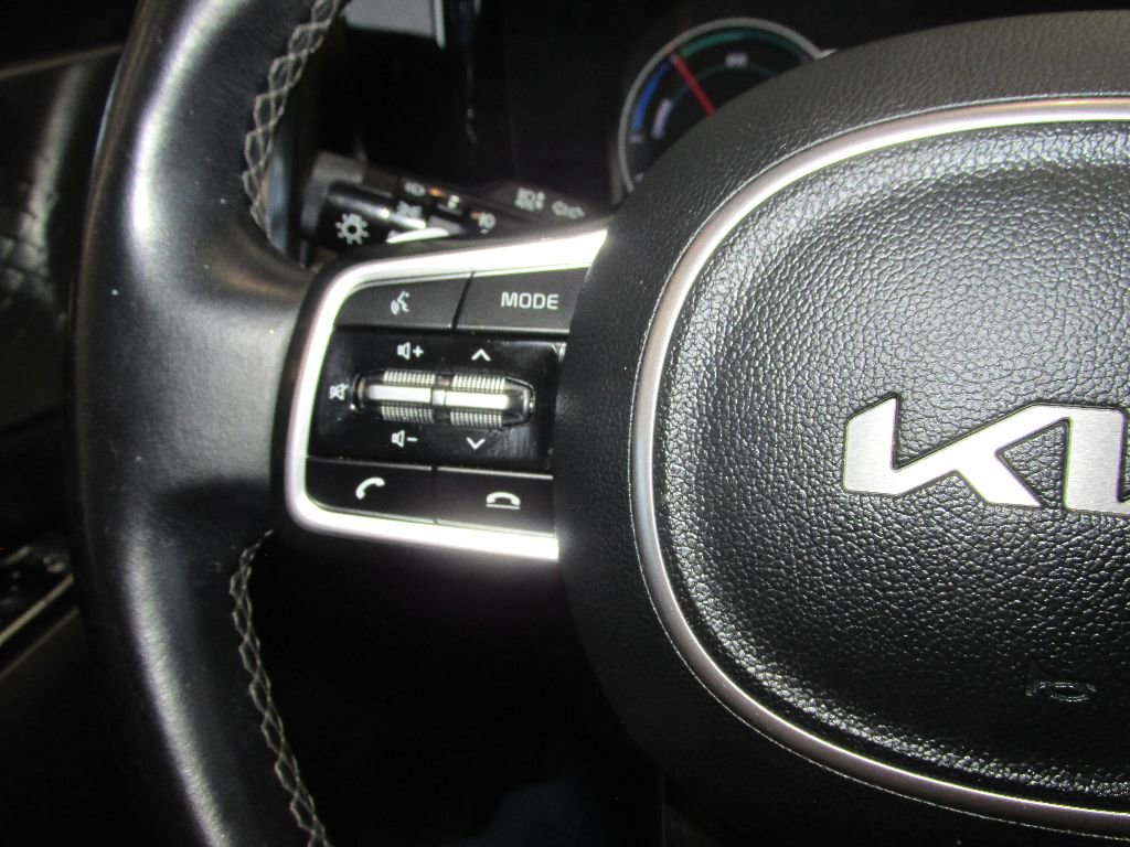Used 2022 Kia Sorento SX image 16