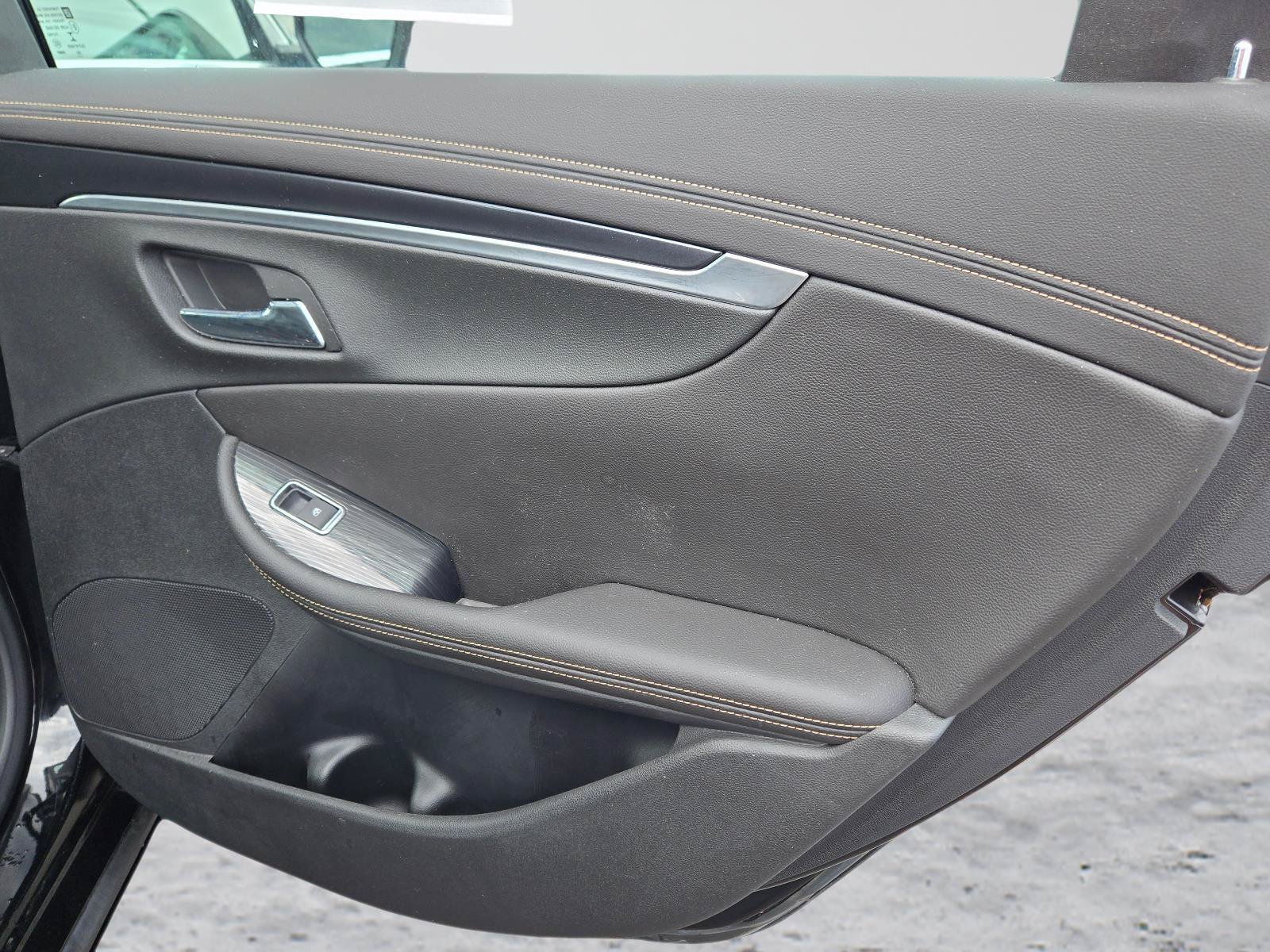 Used 2017 Chevrolet Impala LT w/ Convenience Package FWD image 10