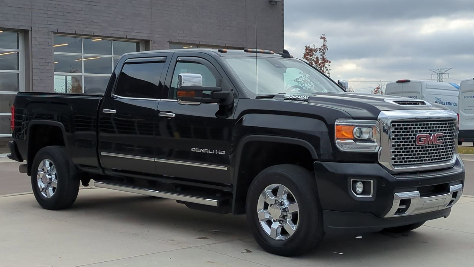 Used 2017 GMC Sierra 3500 Denali w/ Duramax Plus Package image 9