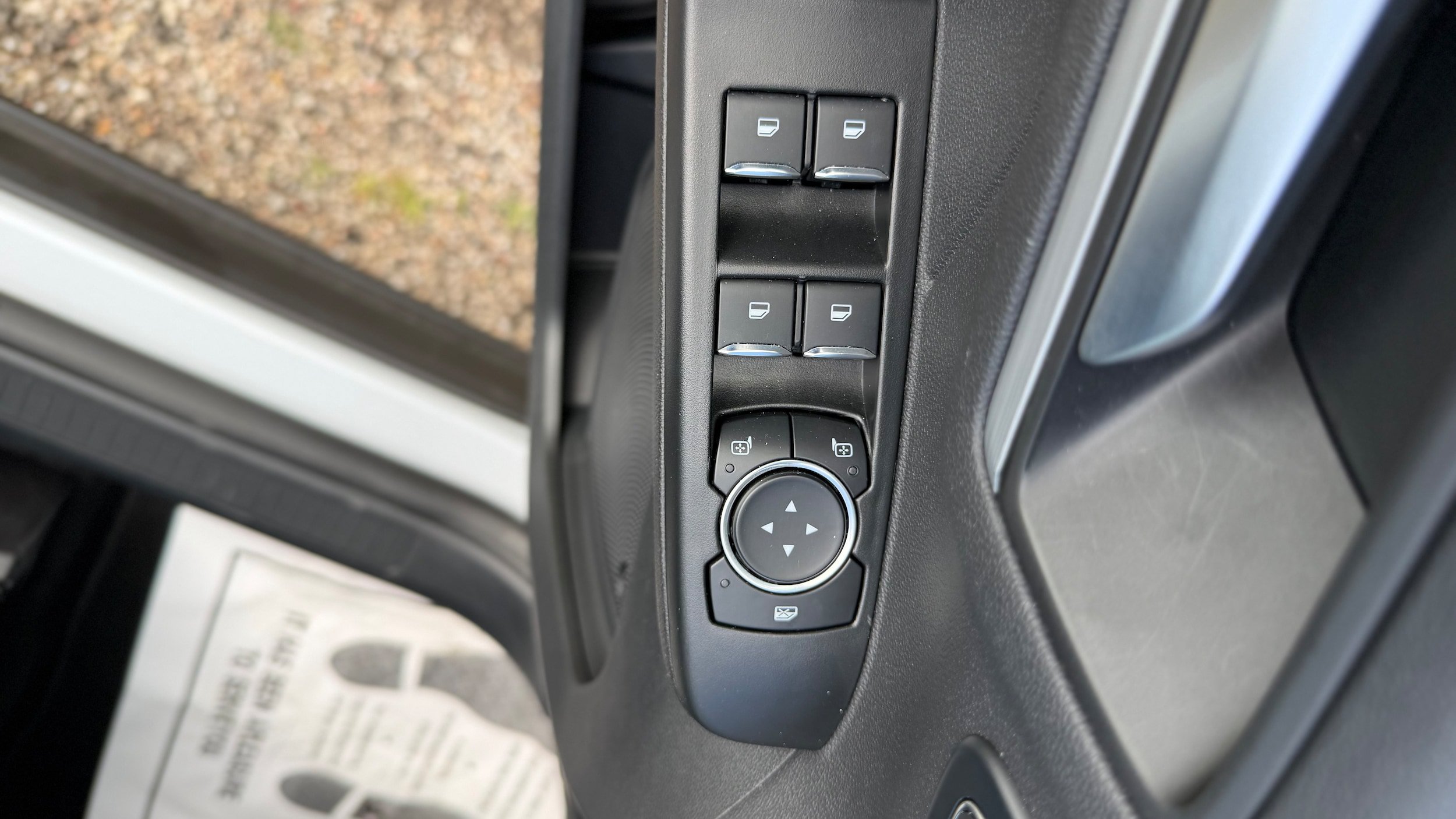 Used 2025 Ford Escape Platinum AWD/4WD image 23
