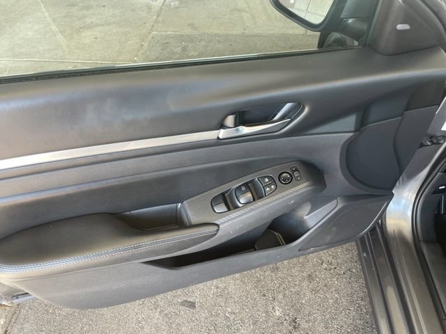 Used 2022 Nissan Altima 2.5 SV FWD image 19