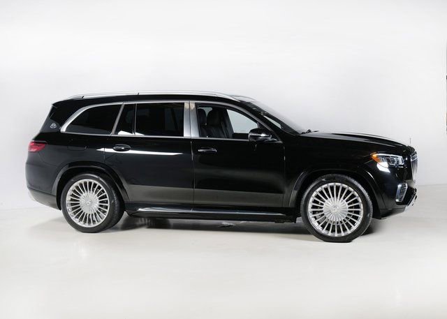 Used 2024 Mercedes-Benz Maybach GLS 600 4MATIC image 36