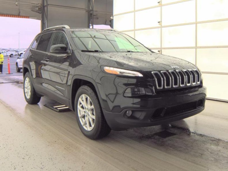 Used 2016 Jeep Cherokee Latitude w/ Safety/Convenience Group image 3