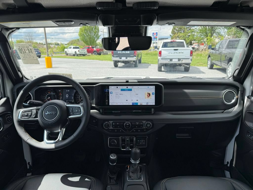 Certified 2024 Jeep Wrangler Unlimited Sahara w/ Technology Group AWD/4WD image 15