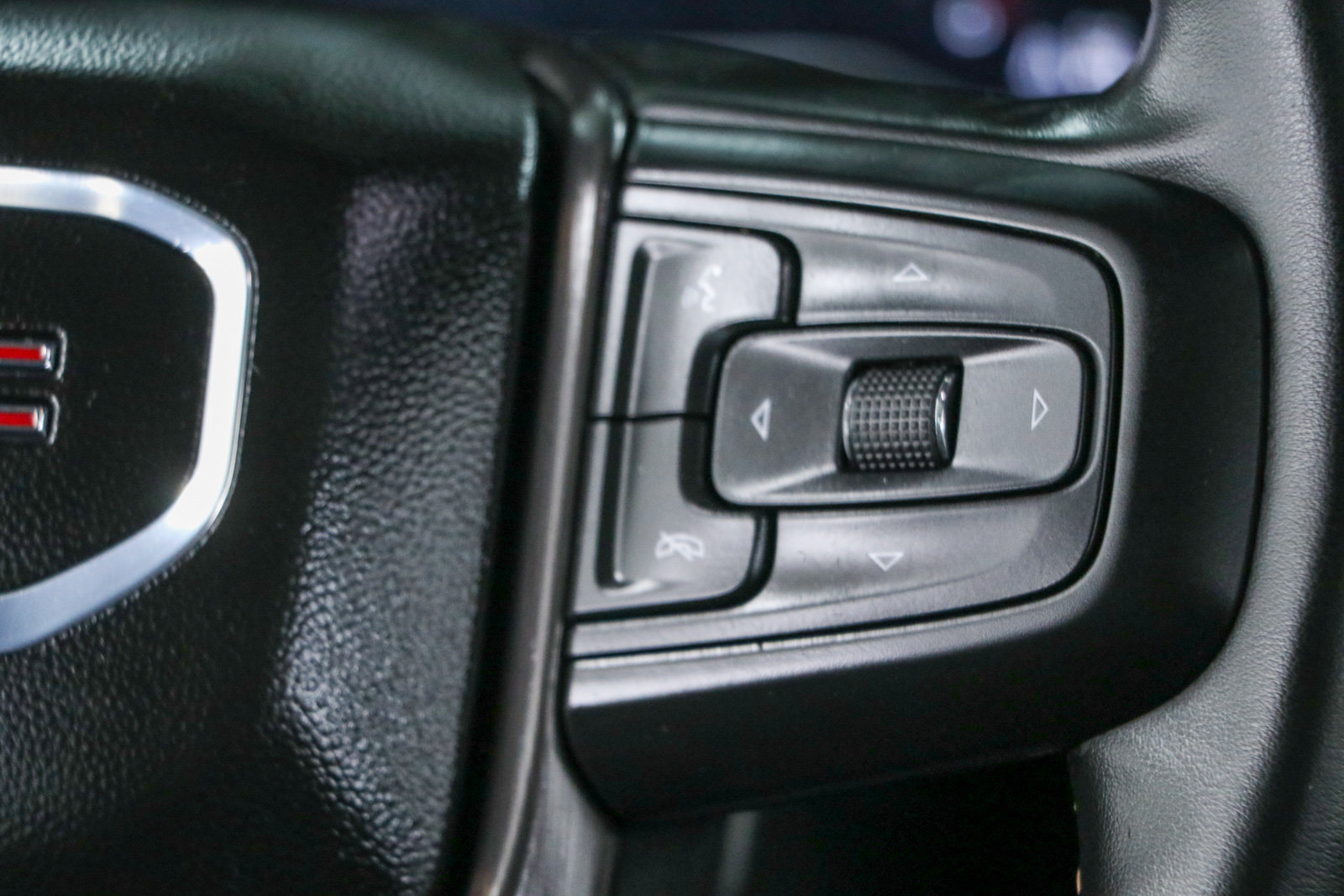 Used 2024 GMC Yukon AT4 AWD/4WD image 15