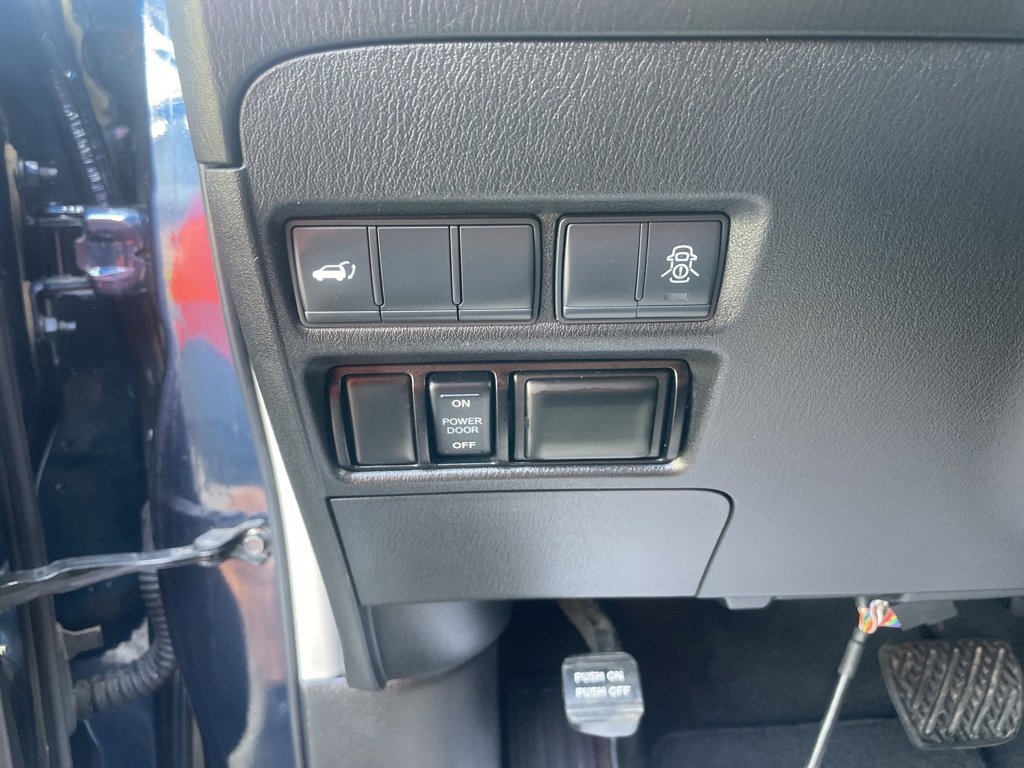 Used 2020 Nissan Armada SL image 19