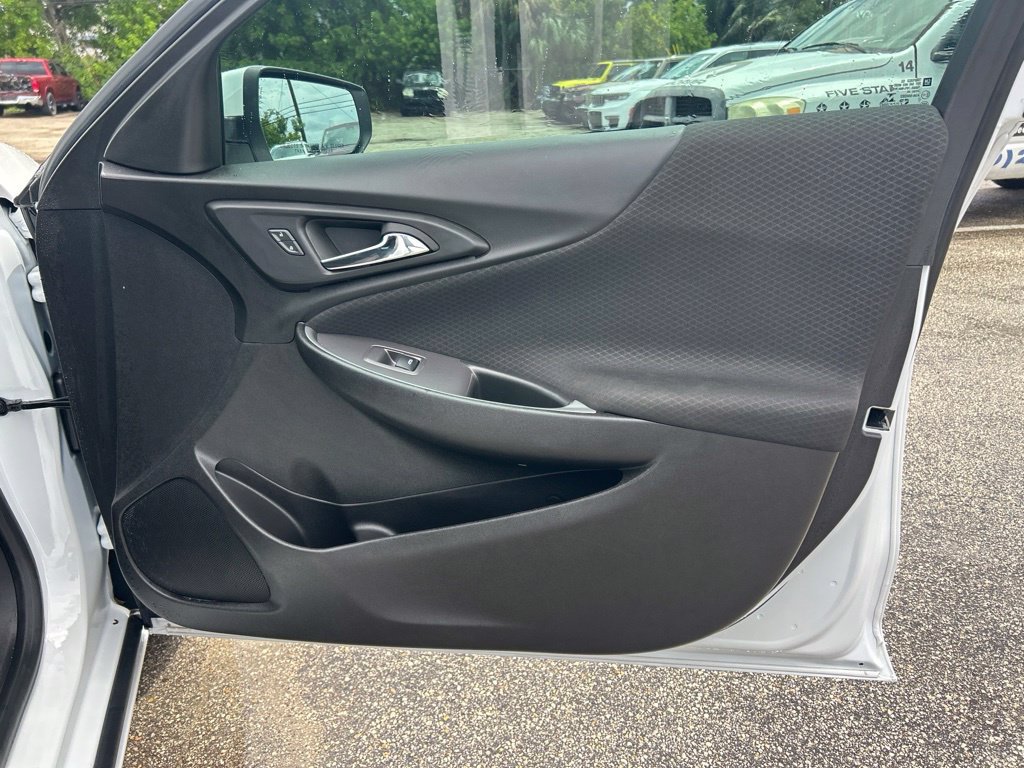 Used 2024 Chevrolet Malibu RS FWD image 24
