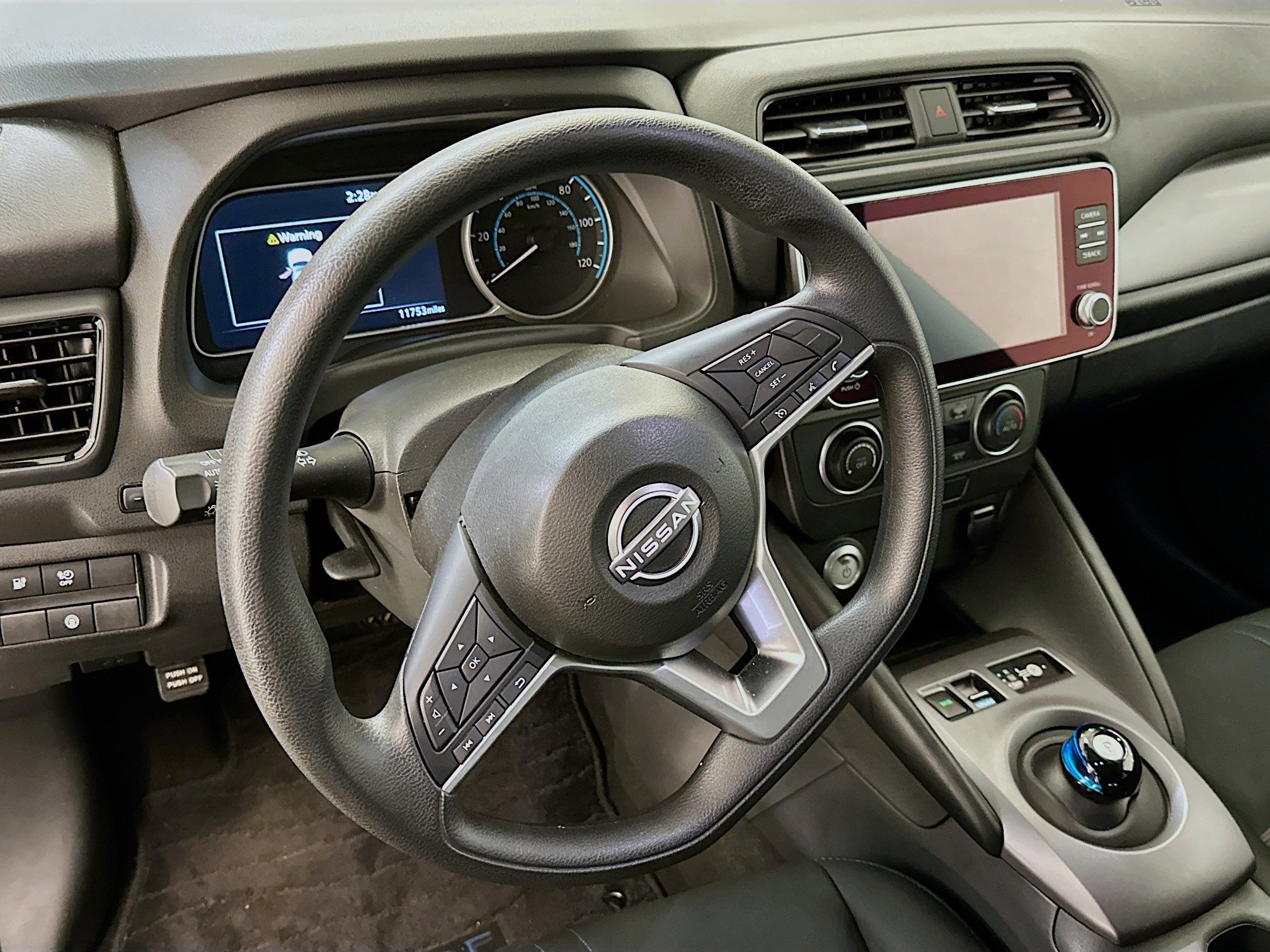 Used 2023 Nissan Leaf S image 18