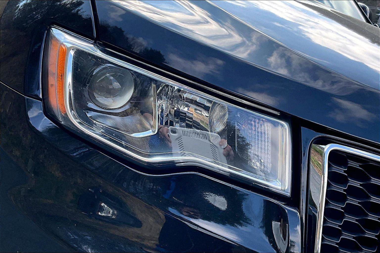 Used 2019 Jeep Grand Cherokee Laredo w/ Security & Convenience Group AWD/4WD image 51