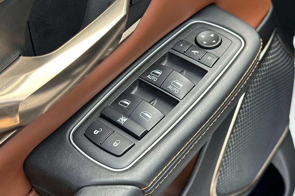 Used 2022 RAM 1500 Longhorn AWD/4WD image 12