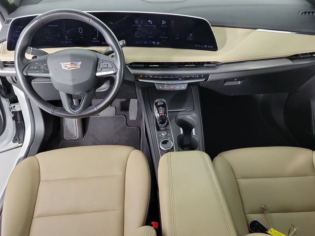 Certified 2024 Cadillac XT4 Luxury w/ Cold Weather Package FWD image 15