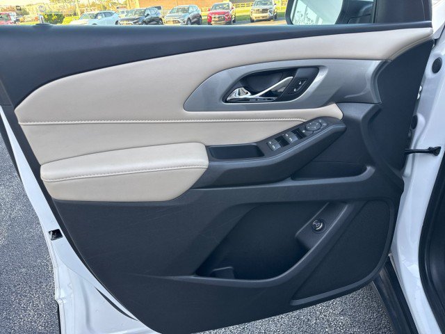 Used 2022 Chevrolet Traverse LT FWD image 14