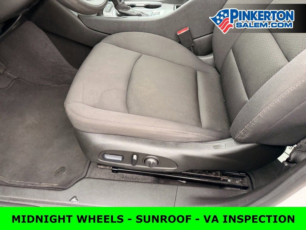 Used 2023 Chevrolet Malibu LT image 14