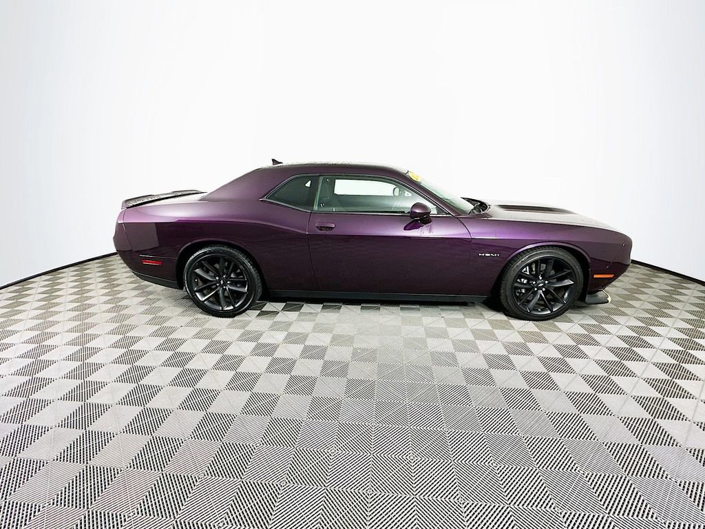 Used 2022 Dodge Challenger R/T w/ Performance Handling Group image 11