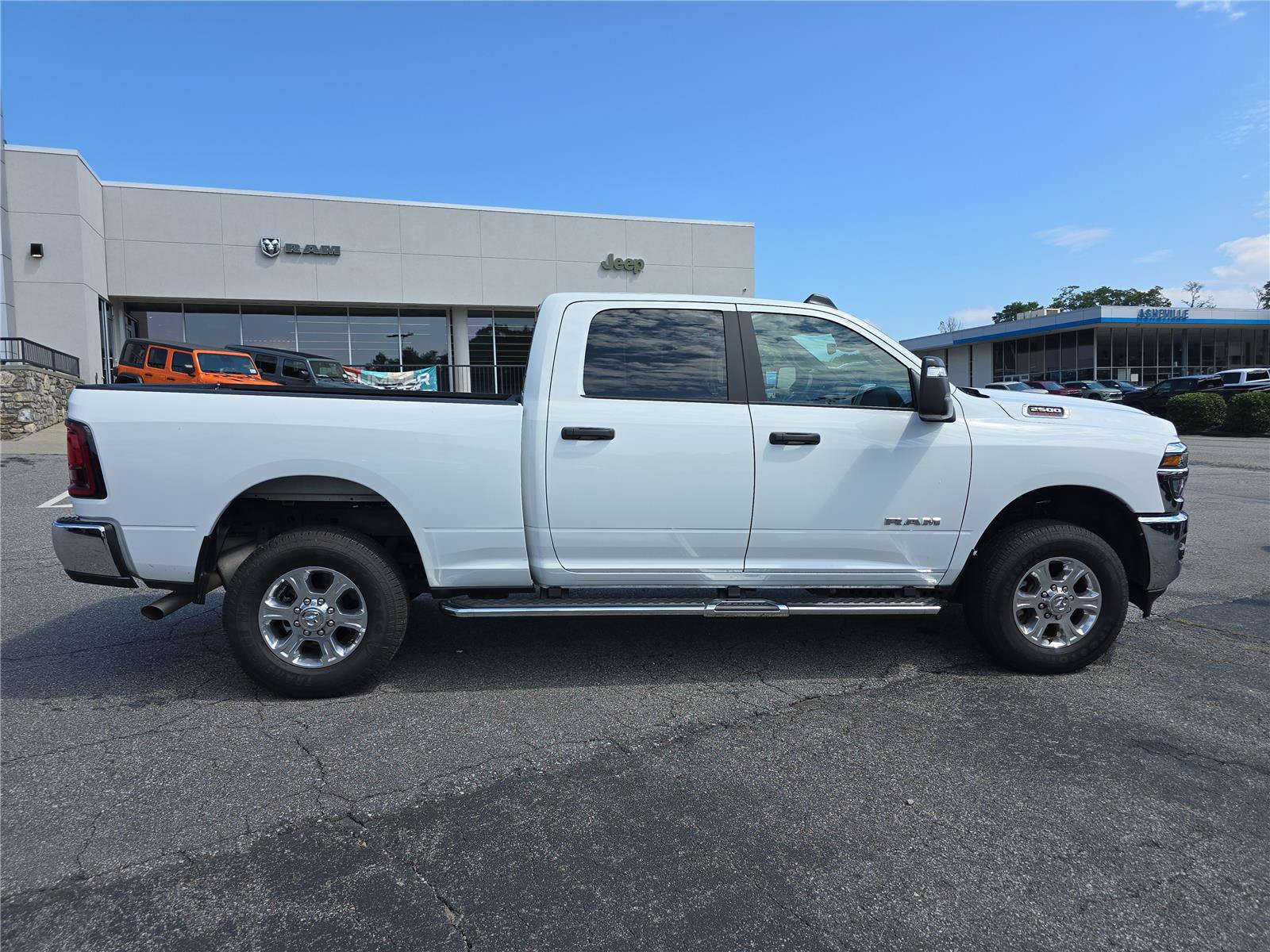 Used 2026 RAM 2500 Big Horn AWD/4WD image 2