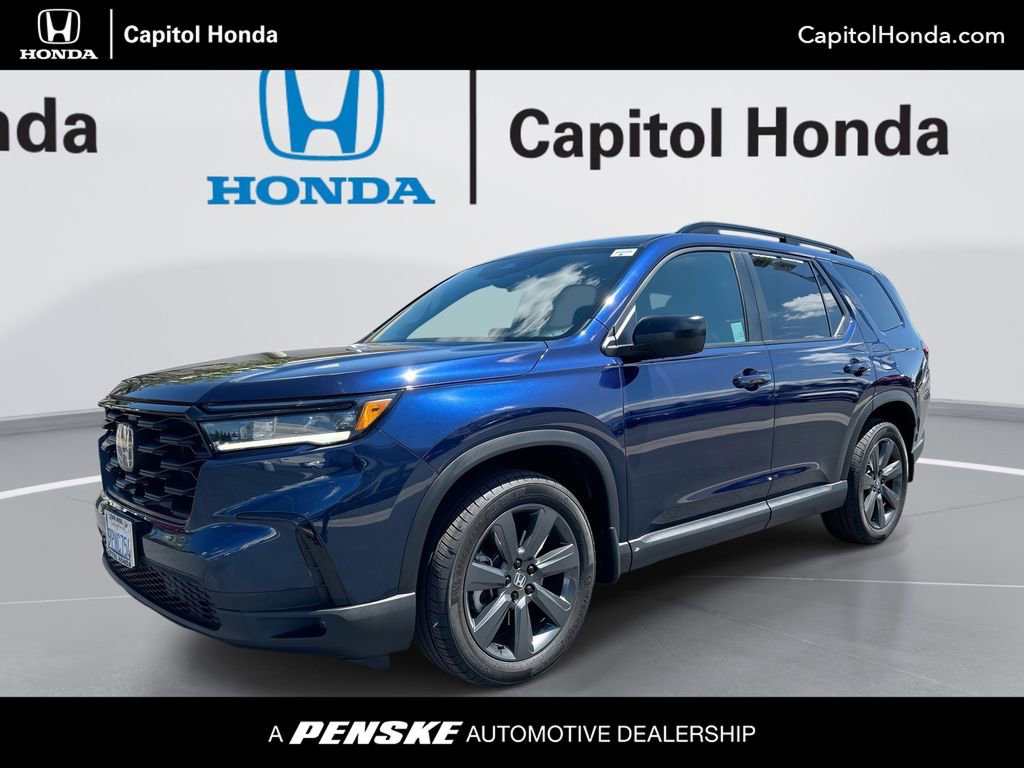 Used 2025 Honda Pilot Sport image 1